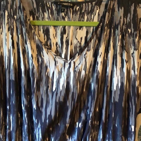 BUNDLE 3/$20 Express size medium high low dress - Picture 2 of 3